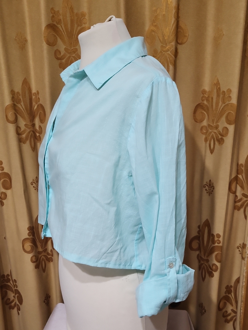 Custom Cropped Button Down - Picture 3 of 8